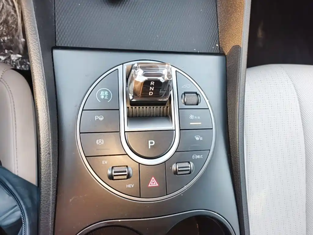 BYD Seal 05 DM-i — фото 14