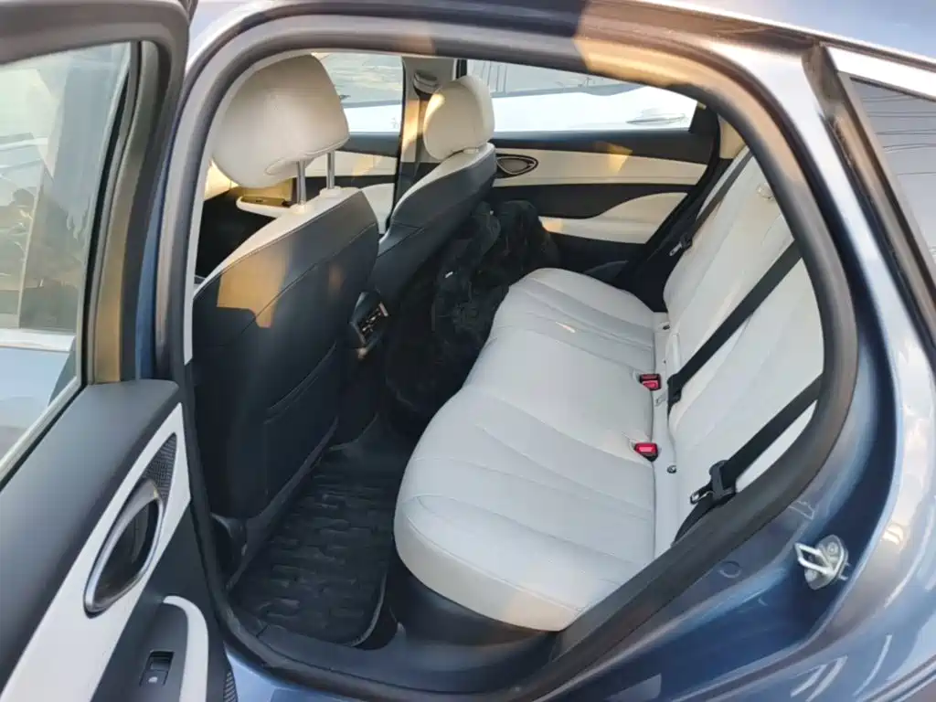 BYD Seal 05 DM-i — фото 17
