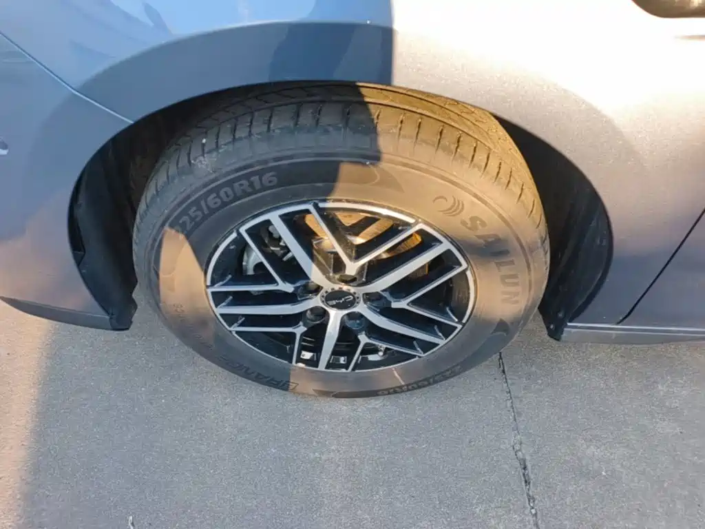BYD Seal 05 DM-i — фото 23