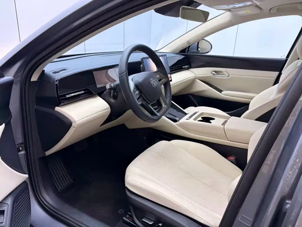 BYD Qin L — фото 9