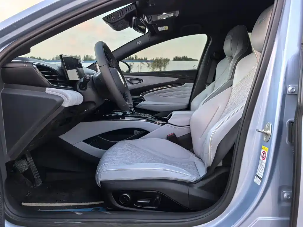 BYD Seal — фото 4