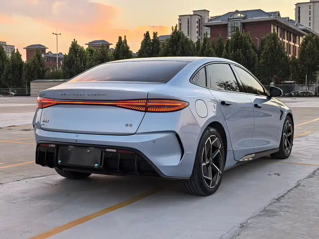 BYD Seal — фото 9