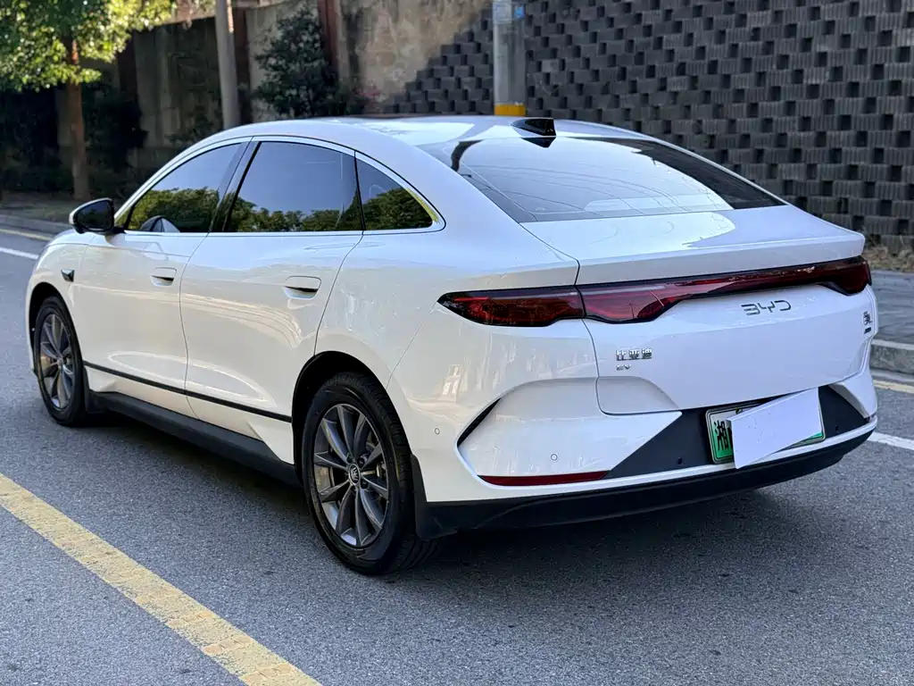 BYD Qin L — фото 6