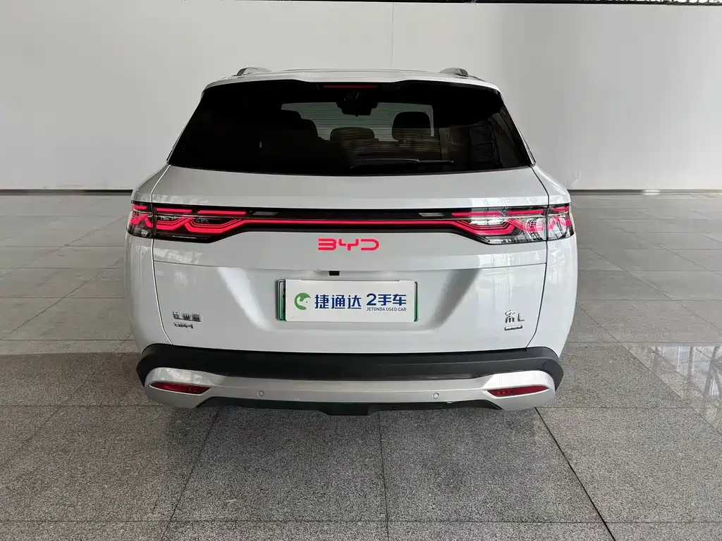 BYD L DM-i — фото 11