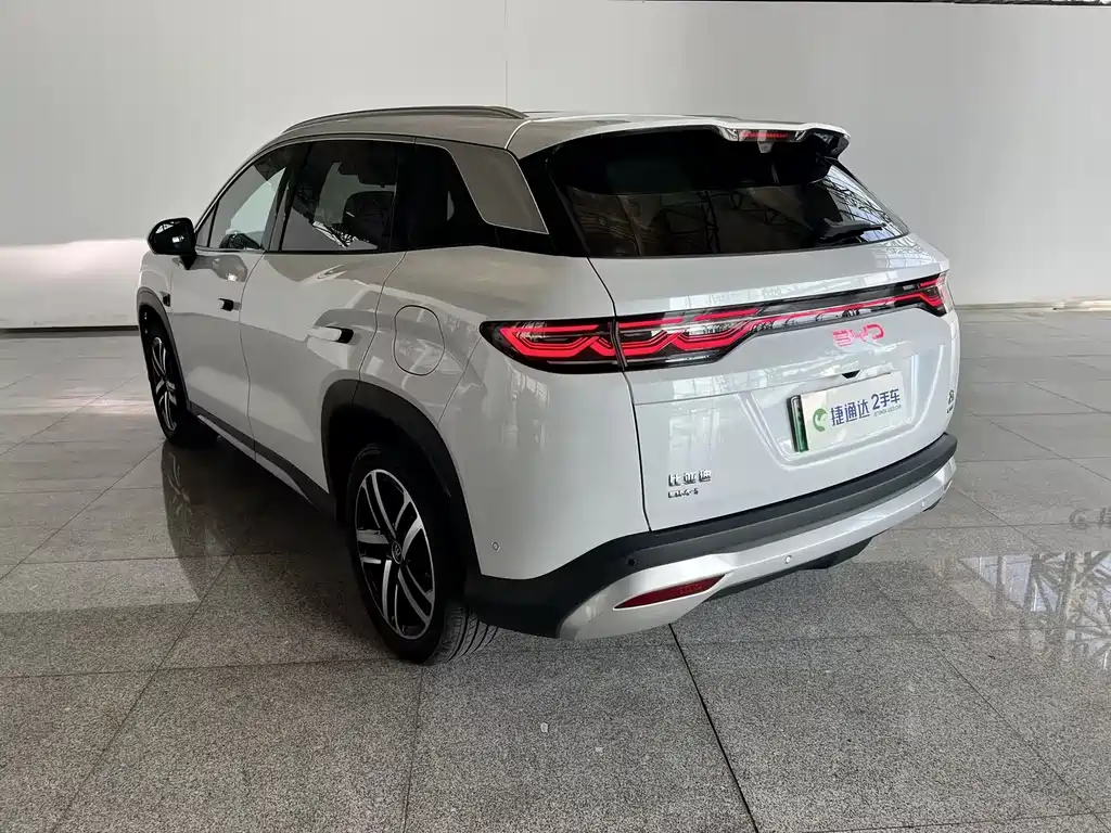 BYD L DM-i — фото 4