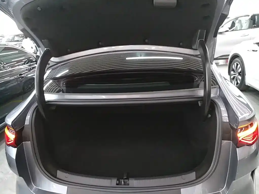 BYD Qin L — фото 19