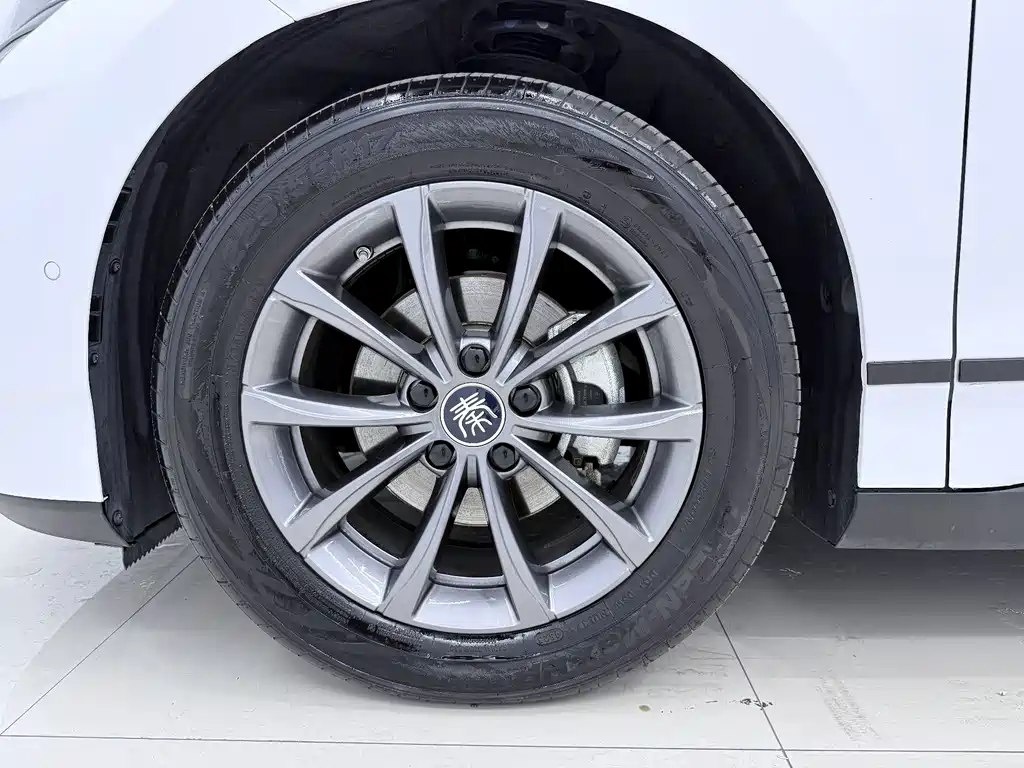BYD Qin L — фото 18