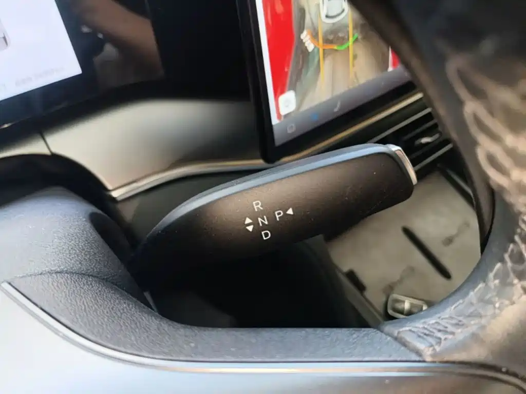 BYD L DM-i — фото 14