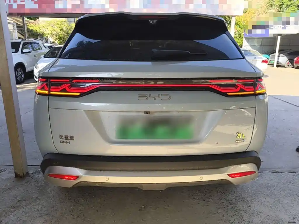 BYD L DM-i — фото 6