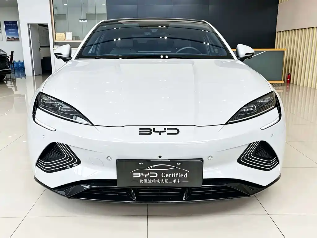 BYD Seal — фото 2