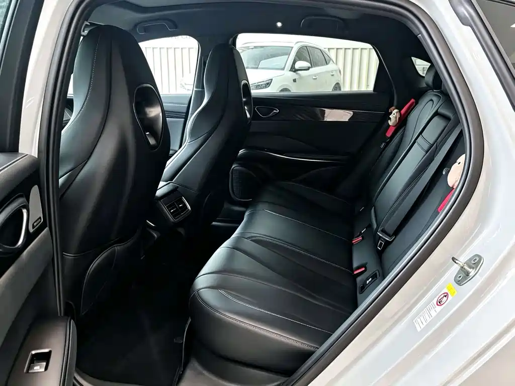 BYD Seal — фото 11