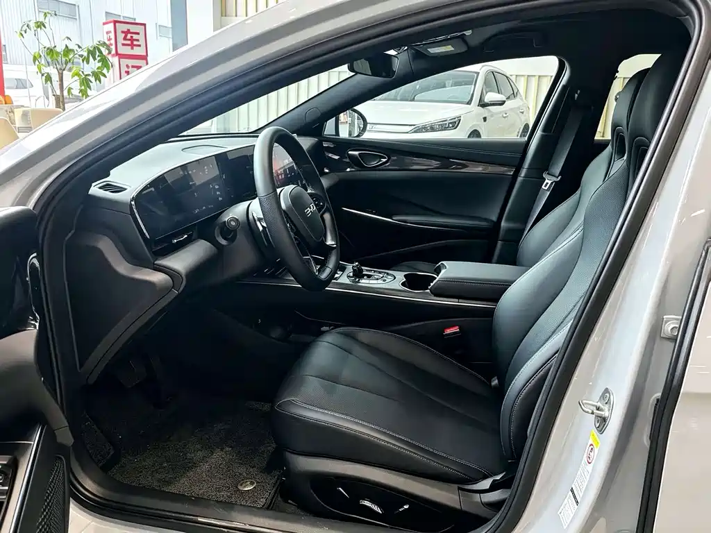 BYD Seal — фото 10