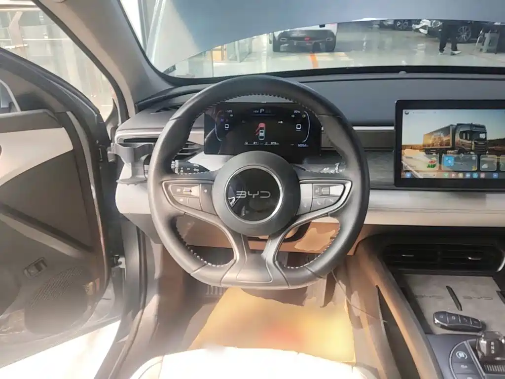 BYD Seal 05 DM-i — фото 11