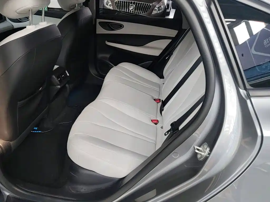 BYD Seal 05 DM-i — фото 17