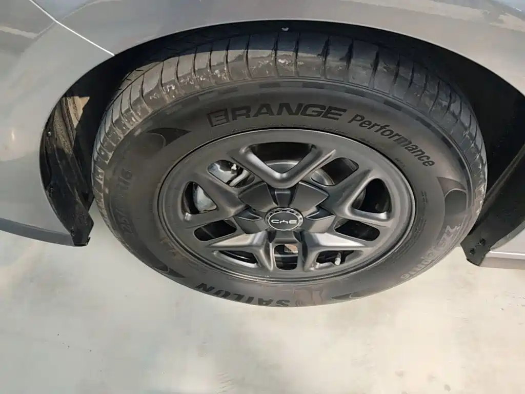 BYD Seal 05 DM-i — фото 23