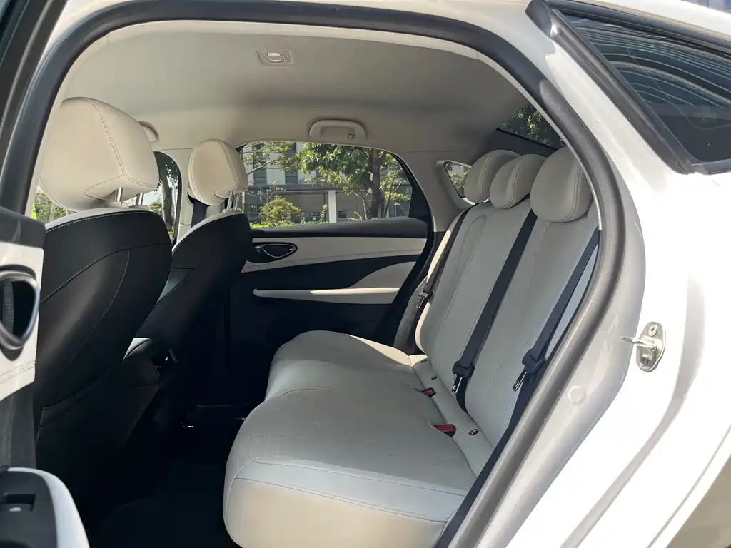 BYD Seal 05 DM-i — фото 9