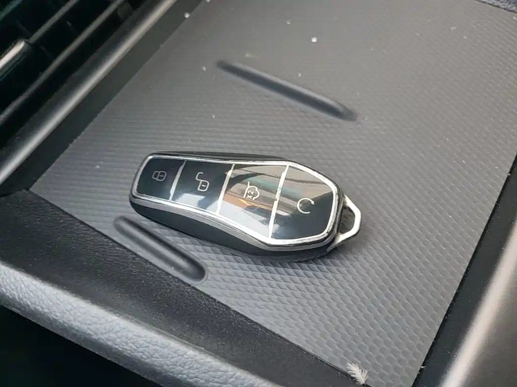BYD Seal 05 DM-i — фото 9