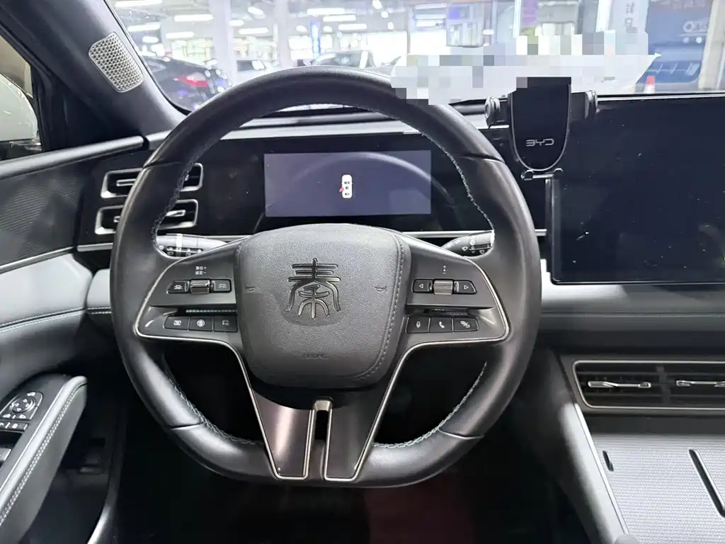 BYD Qin L — фото 11