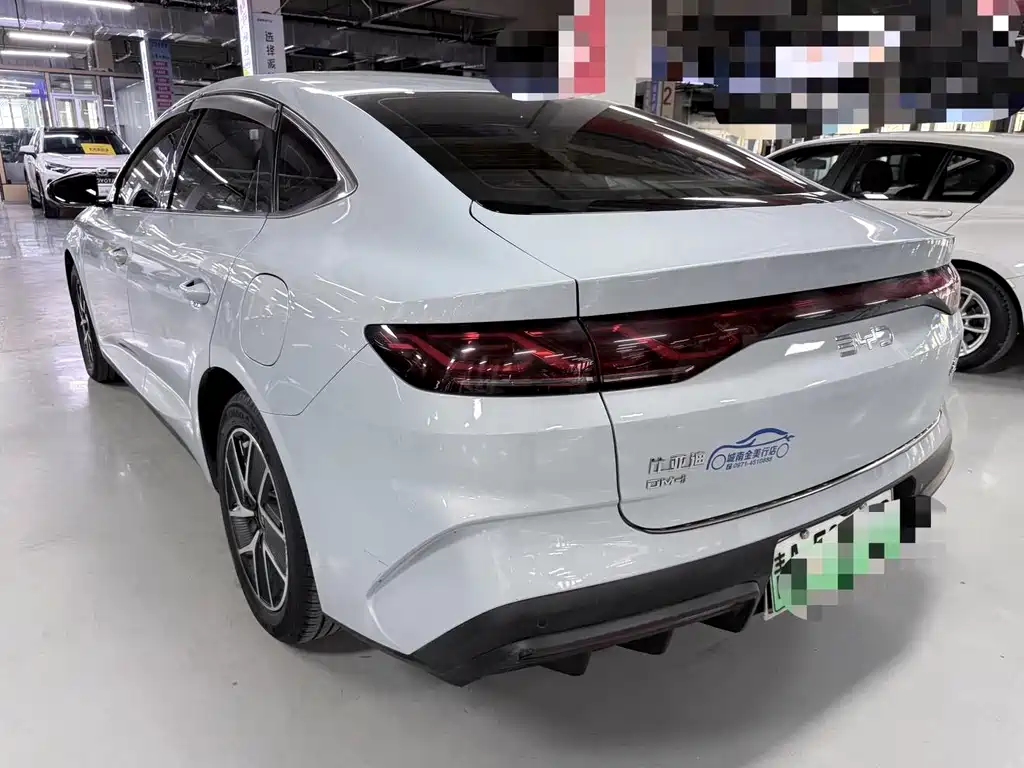 BYD Qin L — фото 17