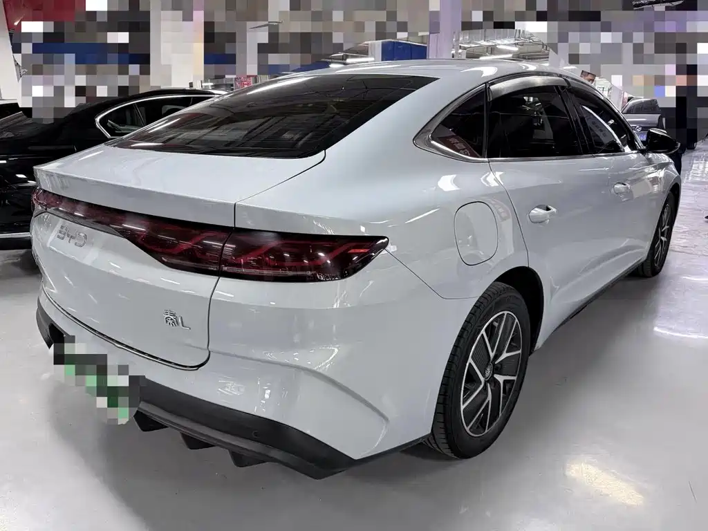 BYD Qin L — фото 18