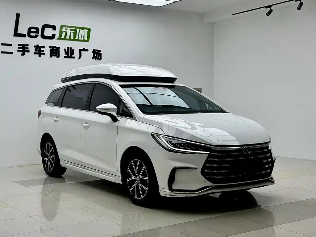 BYD MAX New Energy — фото 3