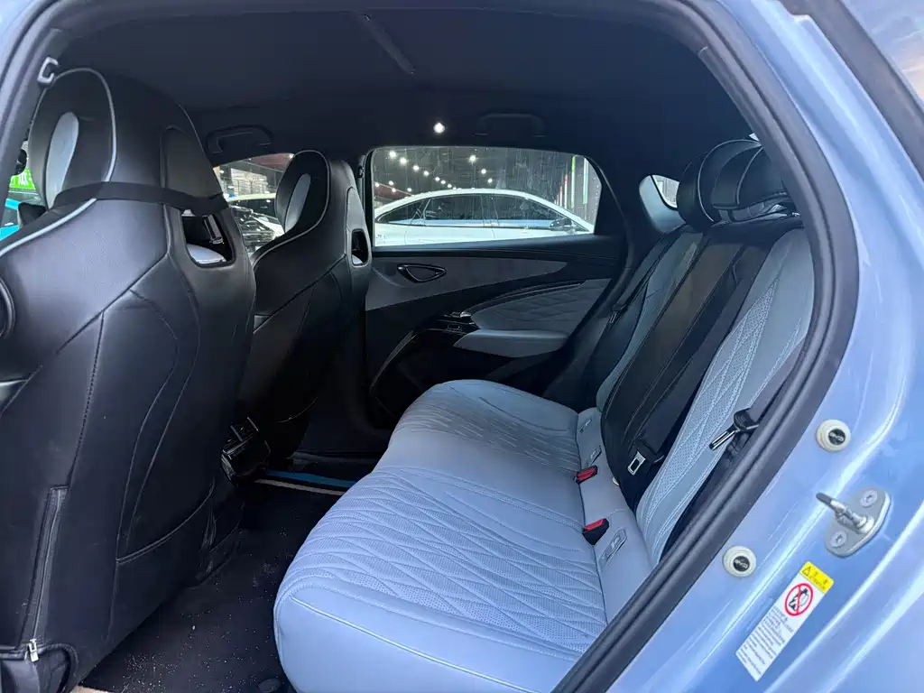BYD Seal — фото 6