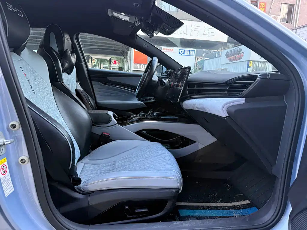 BYD Seal — фото 7