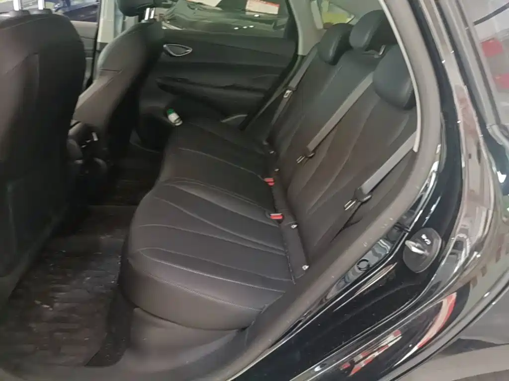 BYD Seal 05 DM-i — фото 17