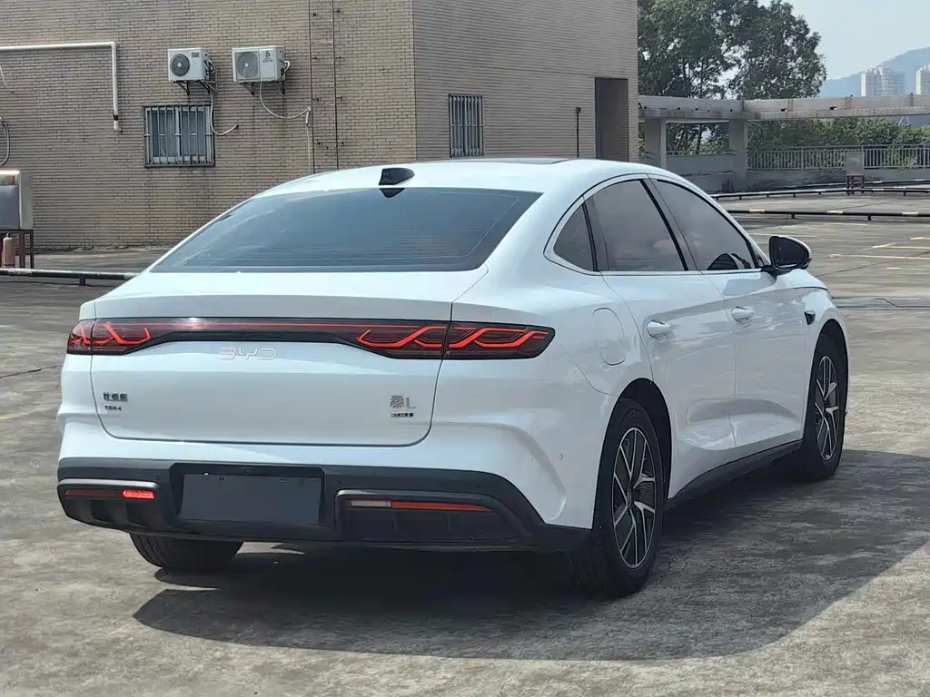 BYD Qin L — фото 7