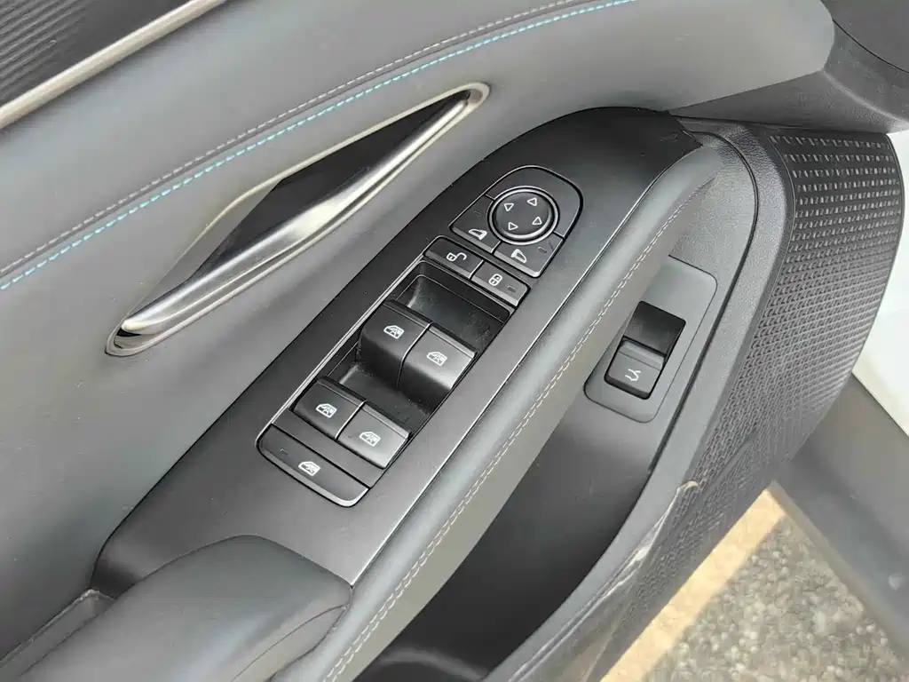 BYD Qin L — фото 10