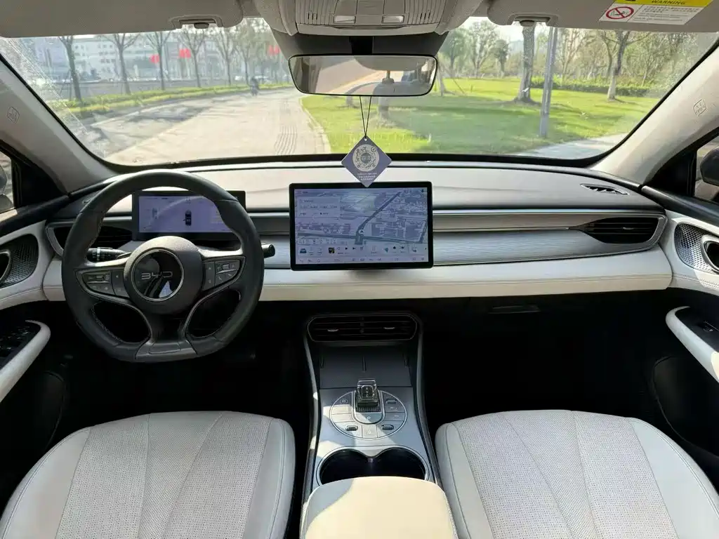 BYD Seal 05 DM-i — фото 6
