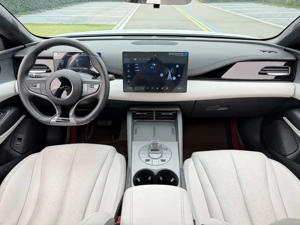 BYD Seal 06 — фото 10