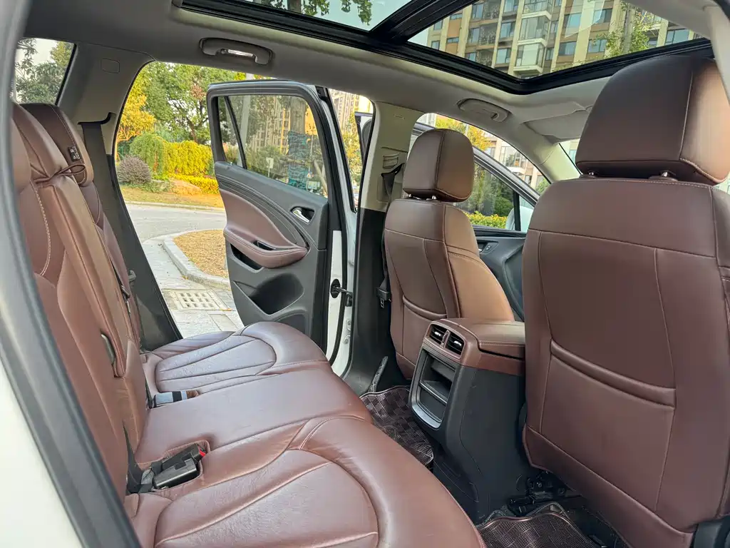 Buick Envision Plus — фото 6