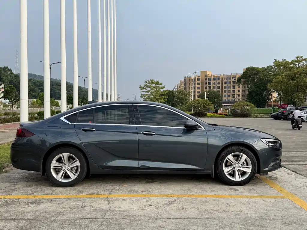 Buick Regal — фото 10