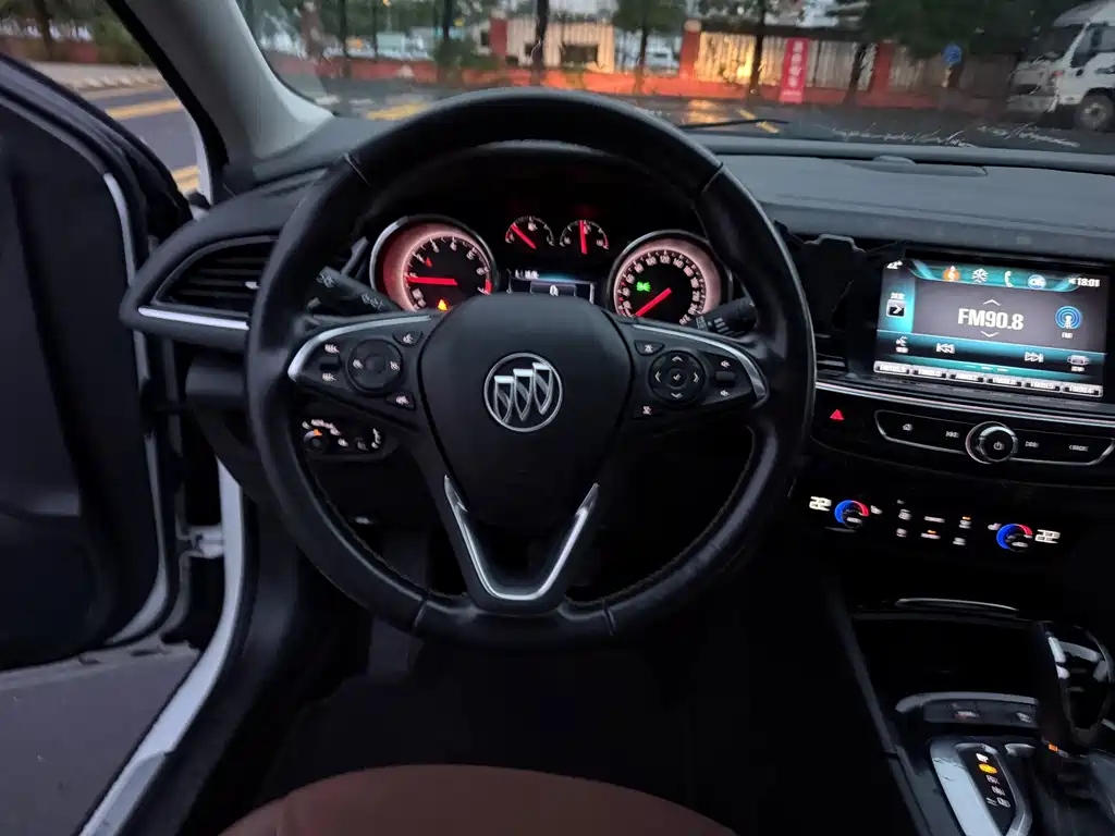 Buick Regal — фото 11