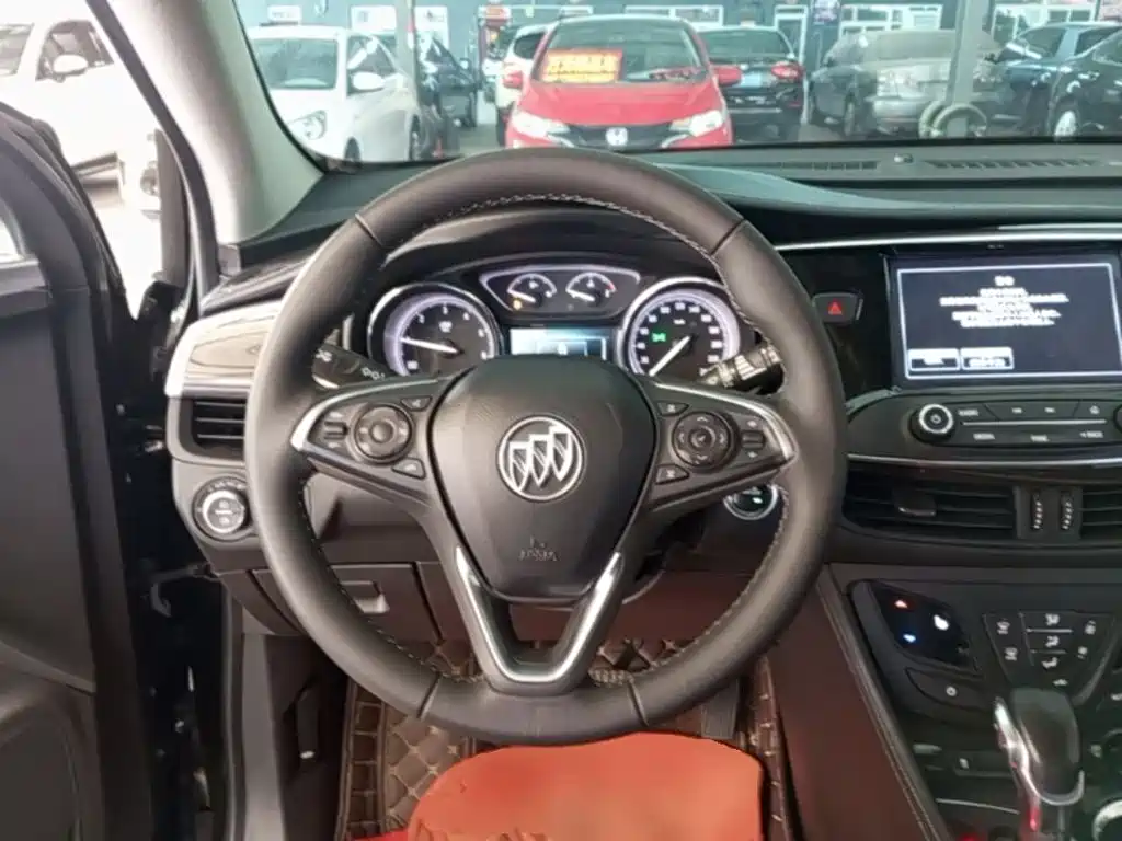 Buick Envision Plus — фото 11