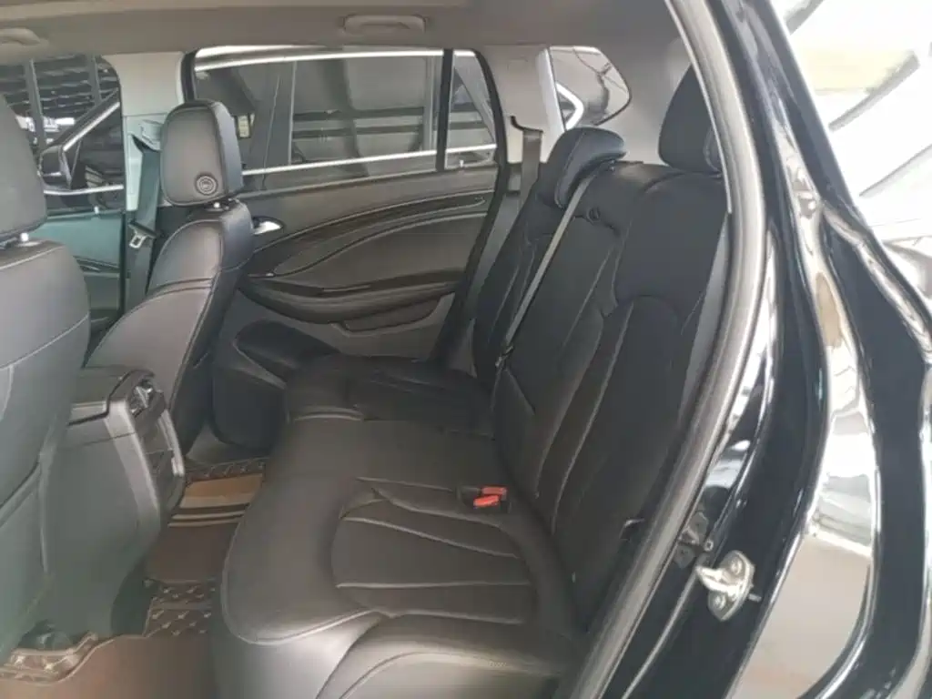 Buick Envision Plus — фото 17