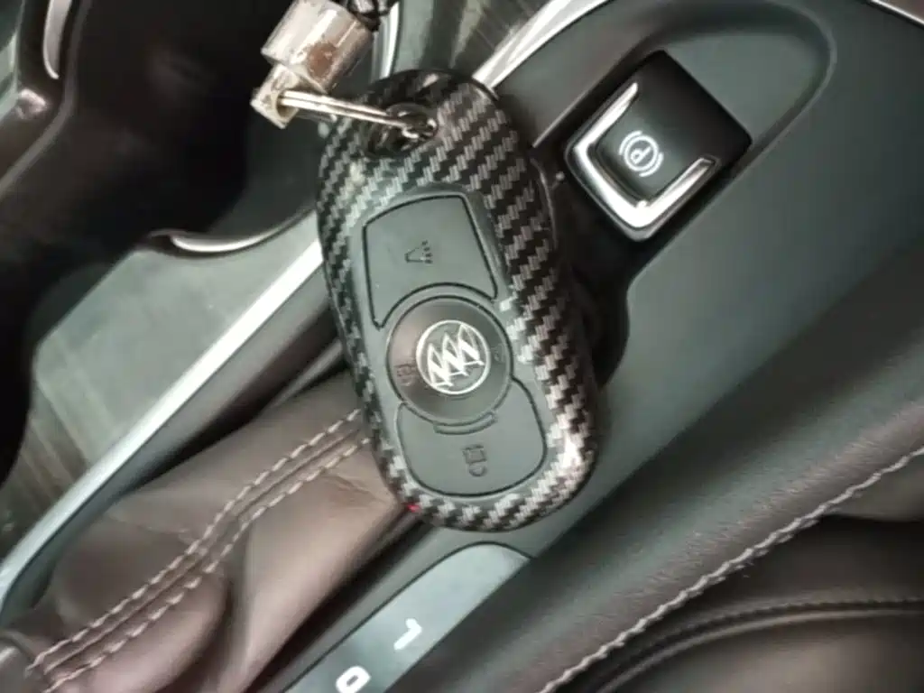 Buick Envision Plus — фото 9