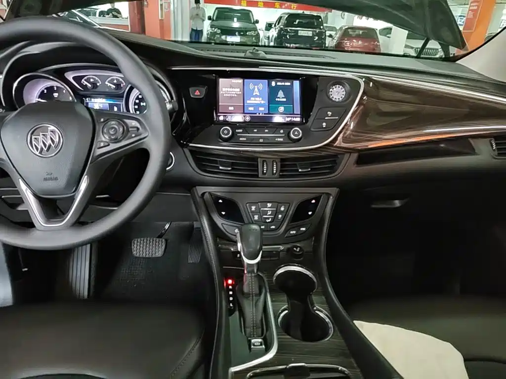 Buick Envision Plus — фото 13