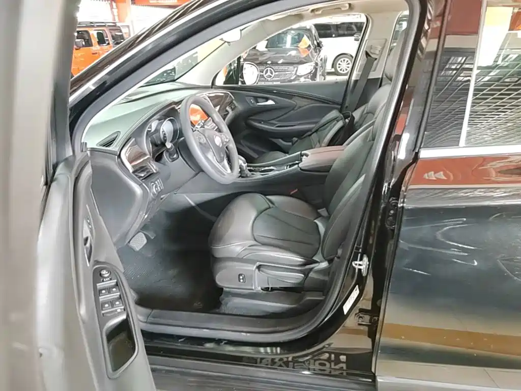 Buick Envision Plus — фото 15