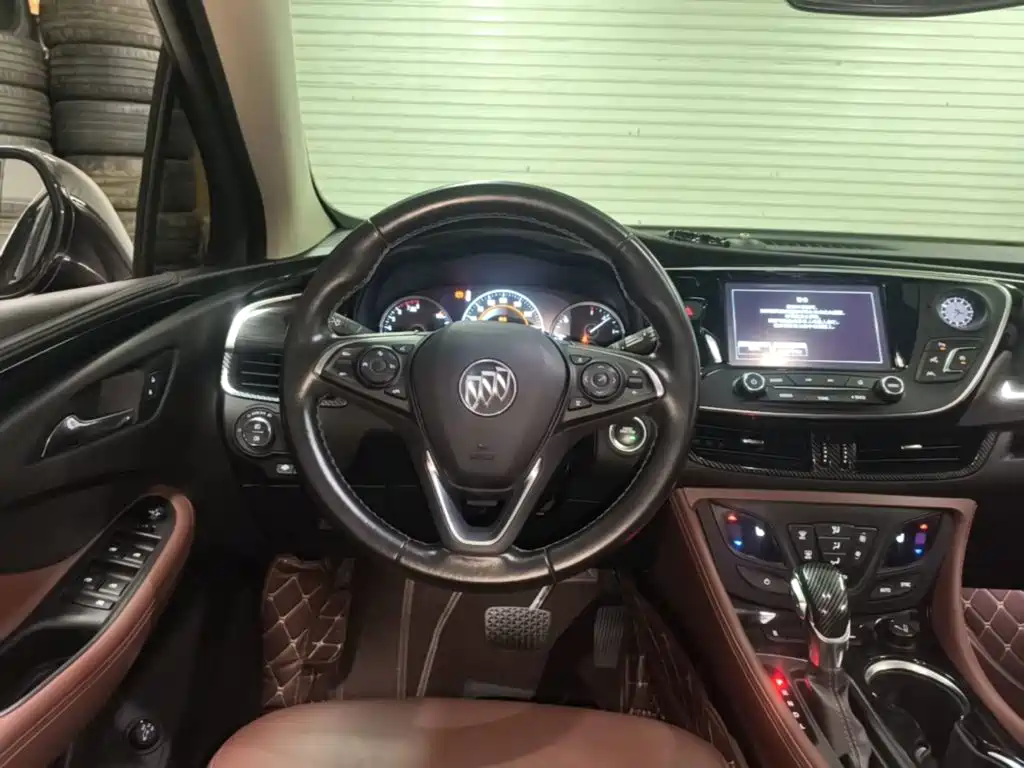 Buick Envision Plus — фото 11