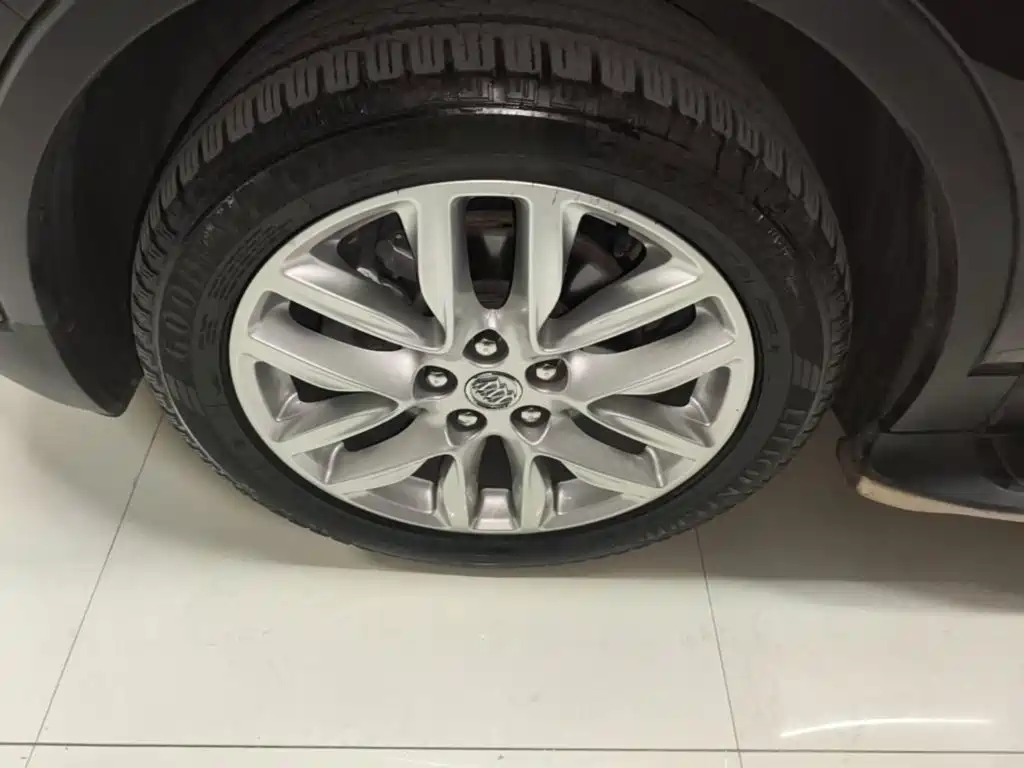 Buick Envision Plus — фото 23