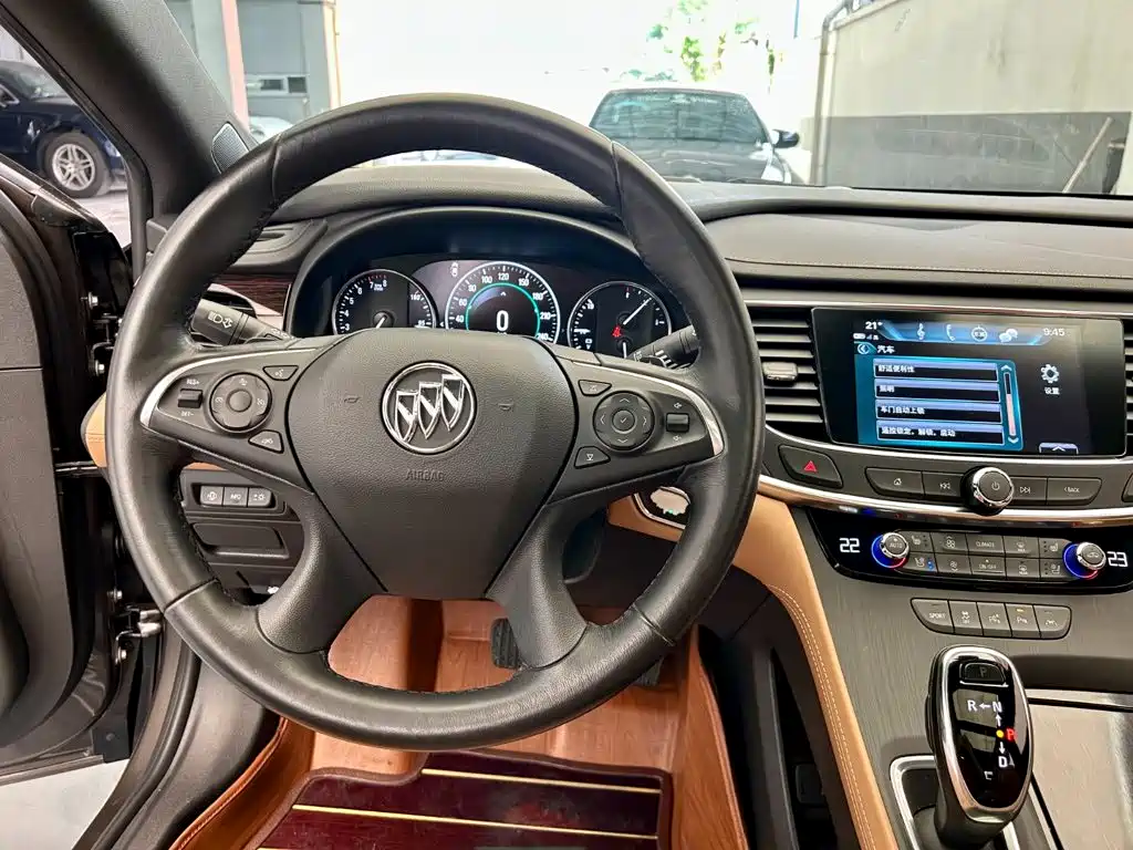 Buick LaCrosse — фото 13