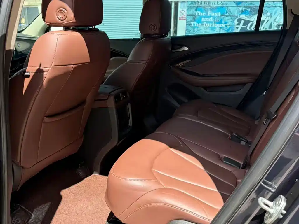 Buick Envision Plus — фото 8
