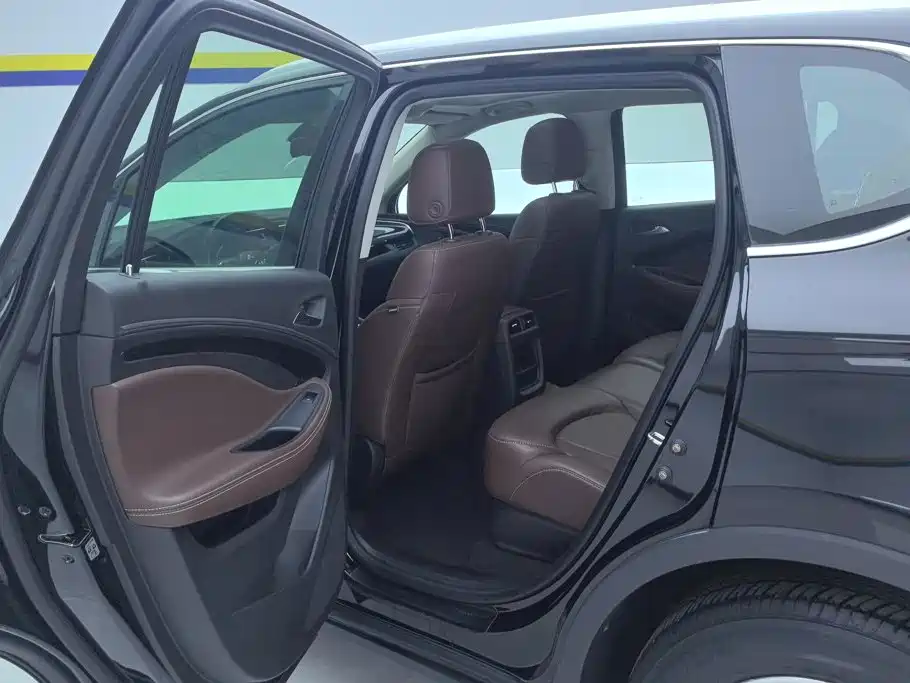 Buick Envision Plus — фото 11