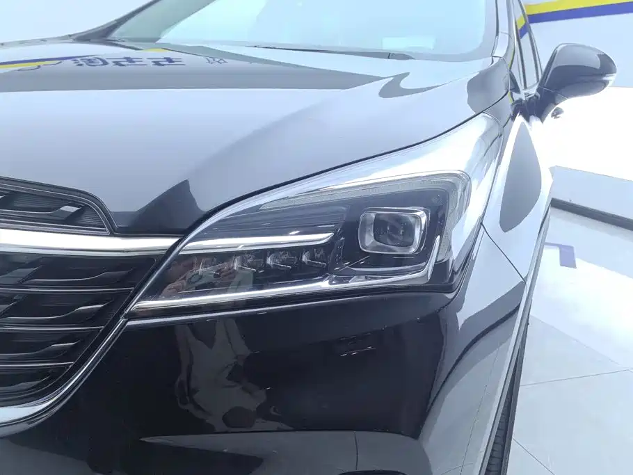 Buick Envision Plus — фото 5