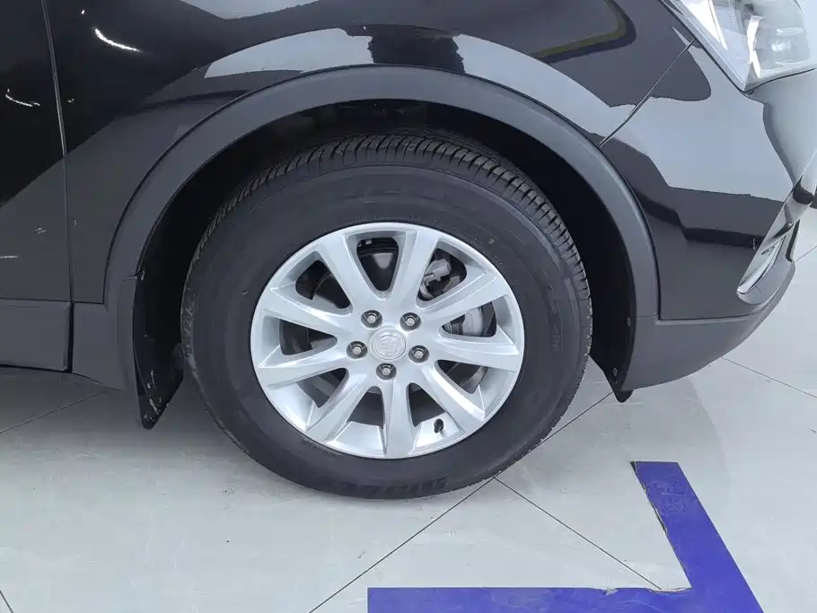 Buick Envision Plus — фото 6