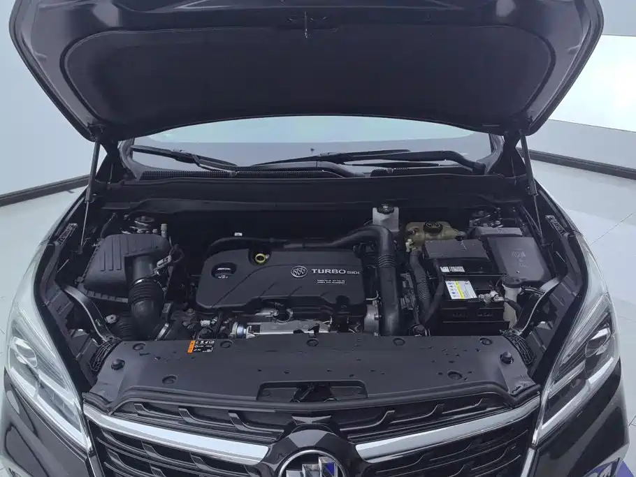 Buick Envision Plus — фото 10