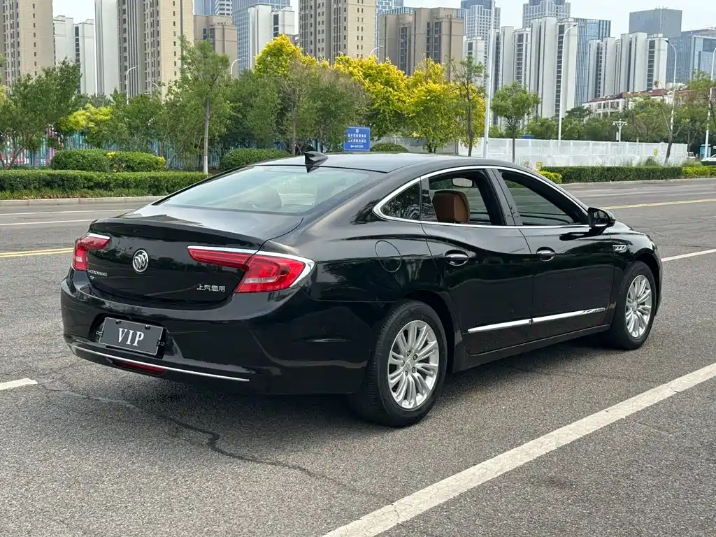Buick LaCrosse — фото 9
