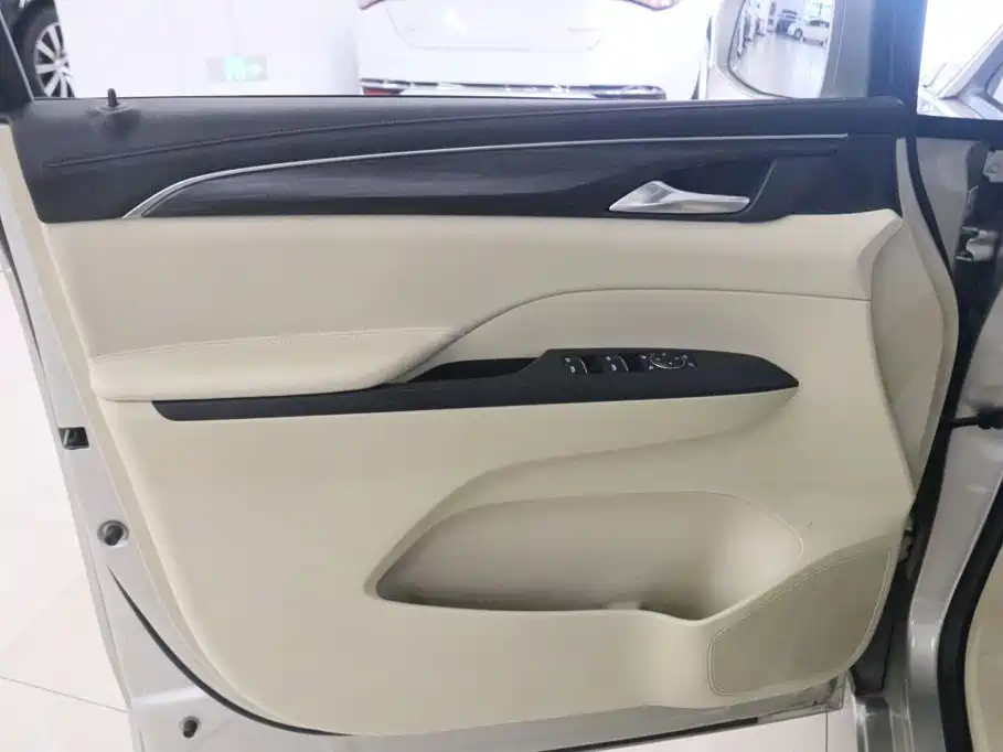 Buick GL8 — фото 11